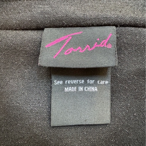 TORRID Black Sparkling Crop Blazer - Size 4 (4X) - Picture 5 of 14